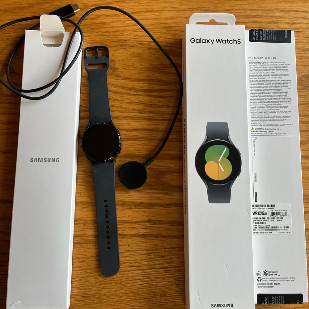 Samsung Galaxy Watch5 in Graphite 16GB